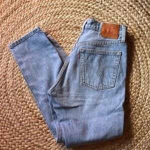 Levi’s 501 High Waisted Button Fly Skinny Jeans in Size 26W x 28L (NWOT)